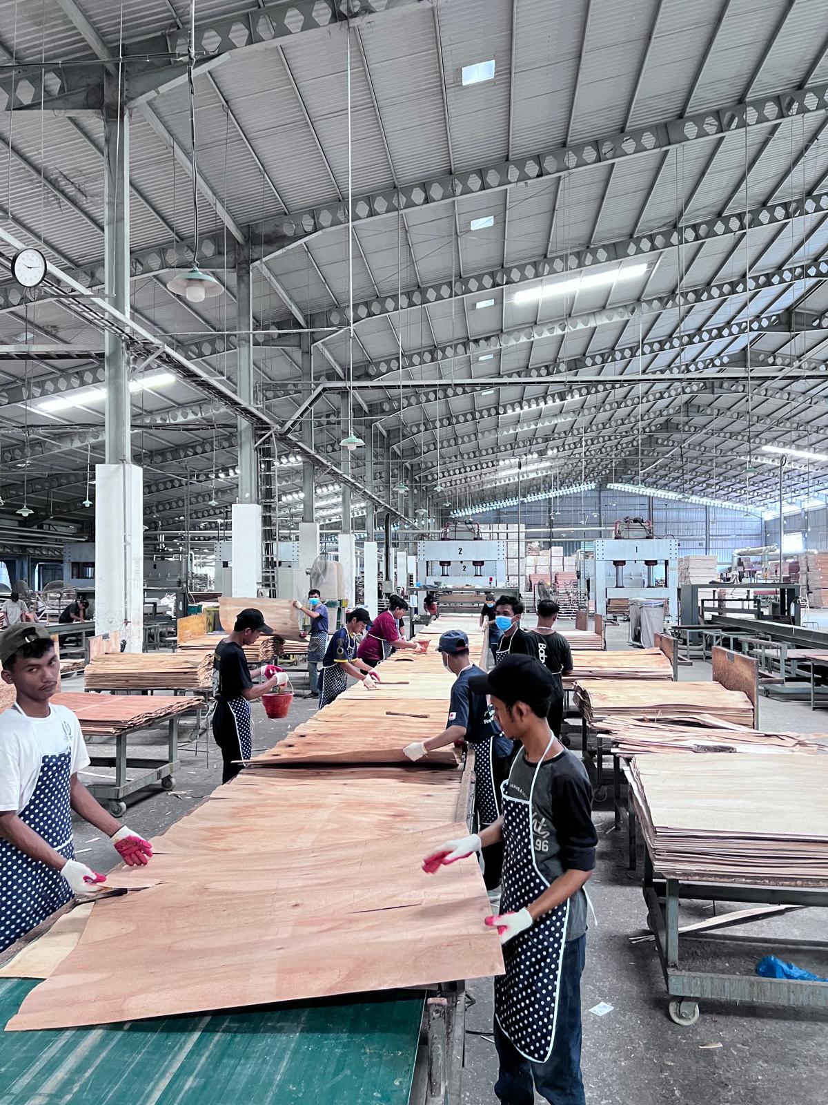 Wood components arranged during setting process